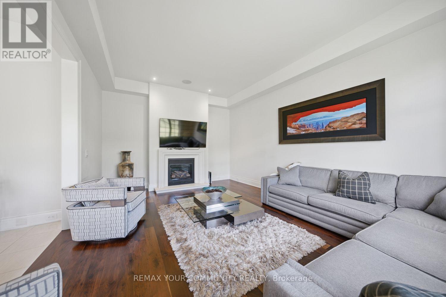35 ANNSLEYWOOD COURT - 19