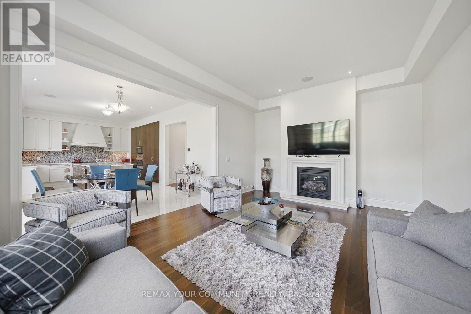 35 ANNSLEYWOOD COURT - 21