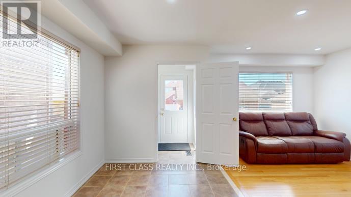 570 HOOVER PARK DRIVE - 12