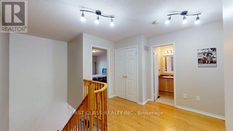 570 HOOVER PARK DRIVE - 21