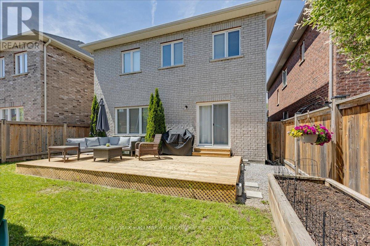 39 PROSSER CRESCENT - 38