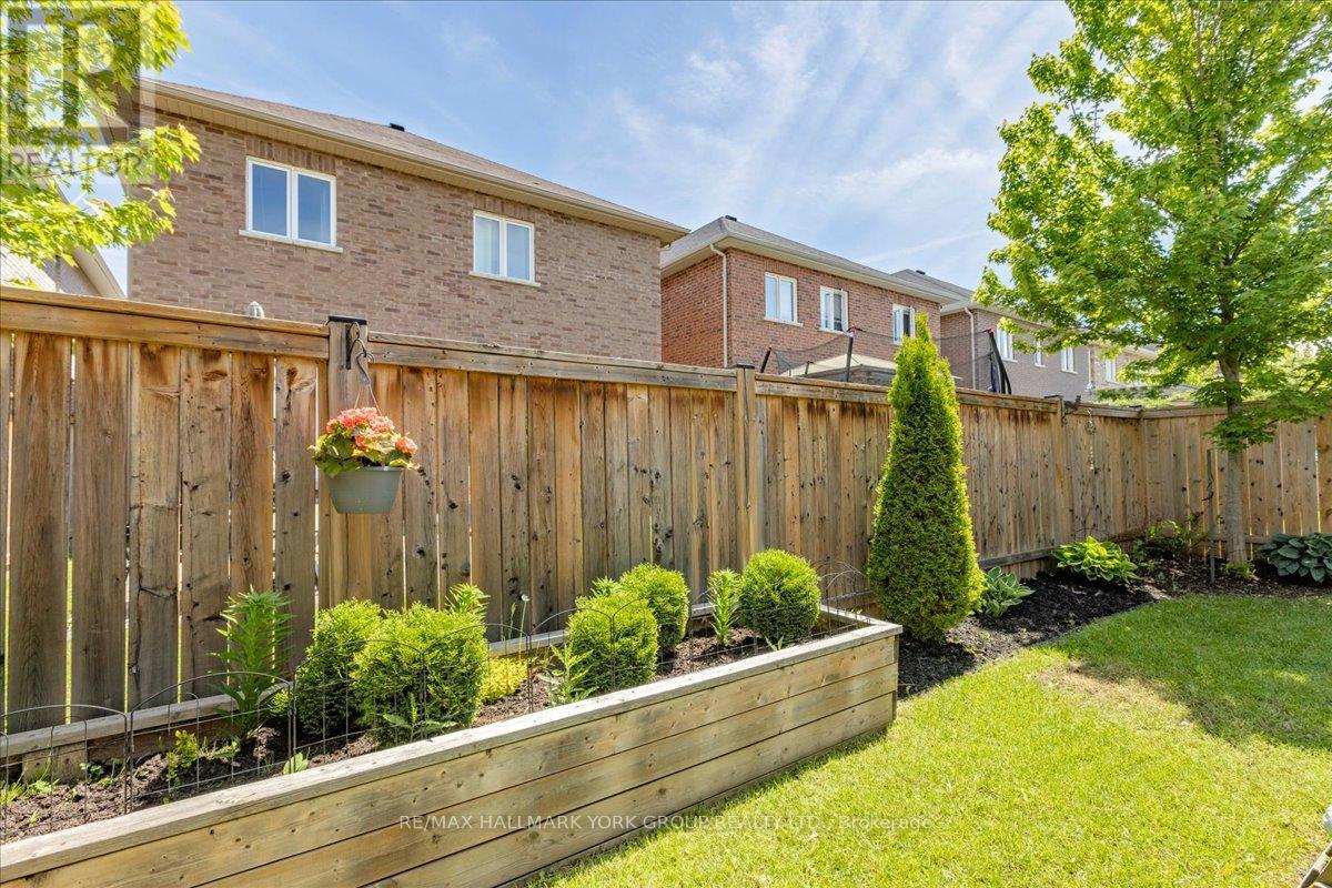 39 PROSSER CRESCENT - 40