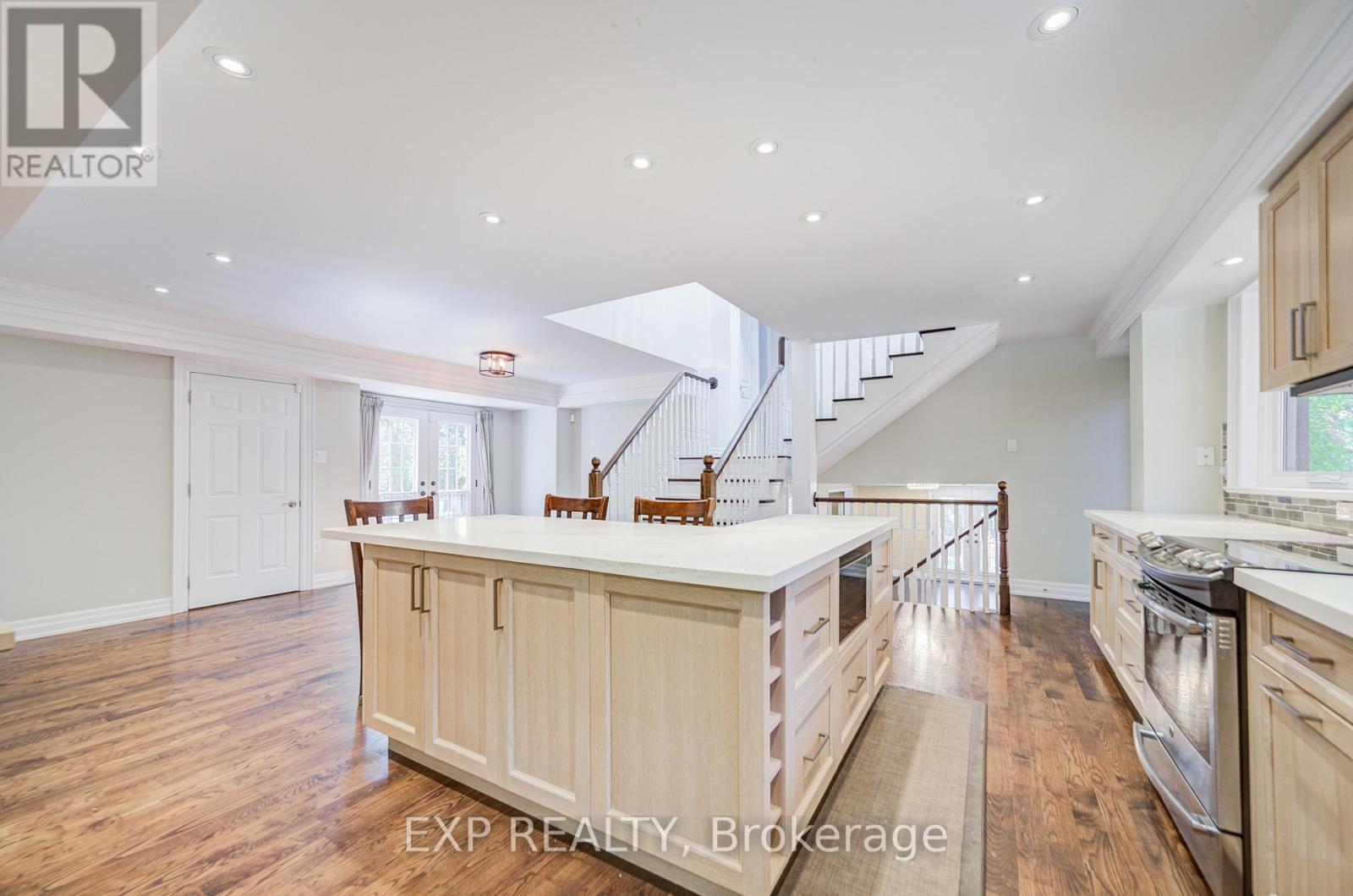 82 DERBY COURT - 13
