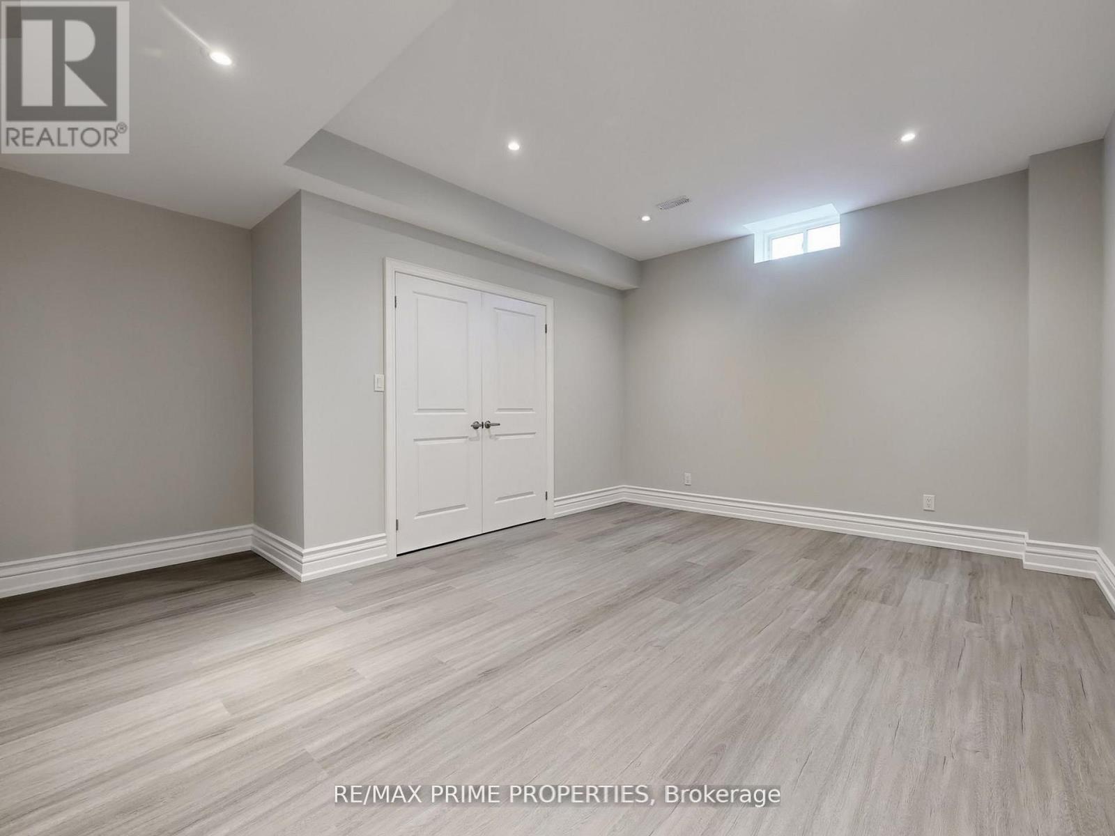 46 SCRIVENER DRIVE - 30