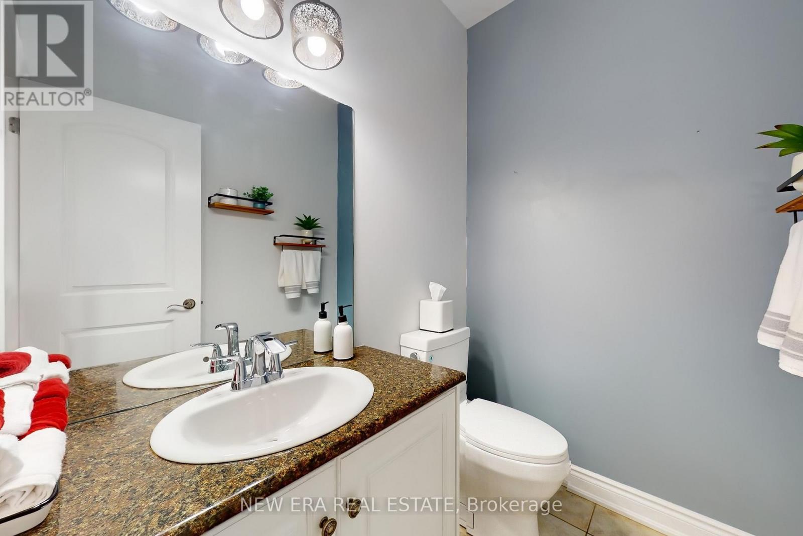 1031 LAKE DRIVE N - 13