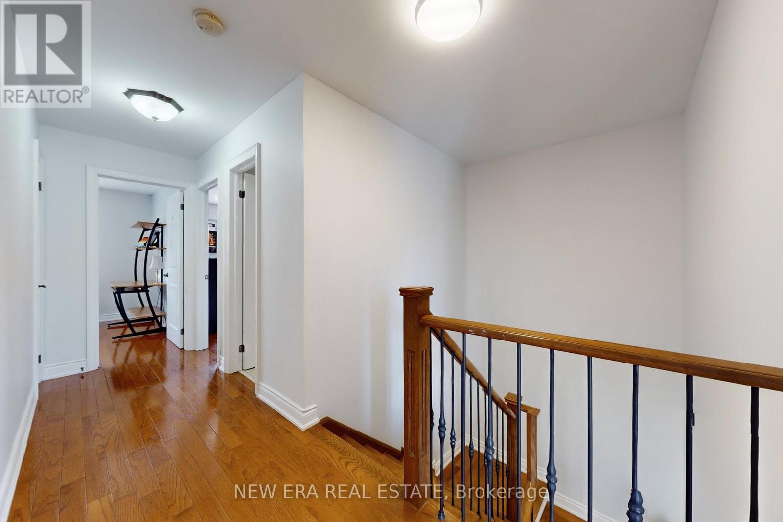 1031 LAKE DRIVE N - 18