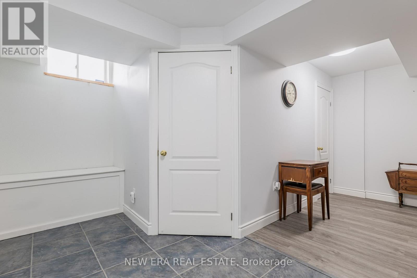 1031 LAKE DRIVE N - 31