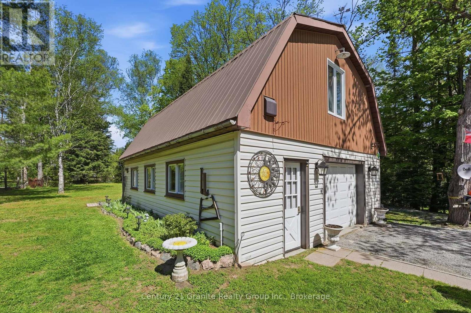 2043 WIGAMOG ROAD - 38