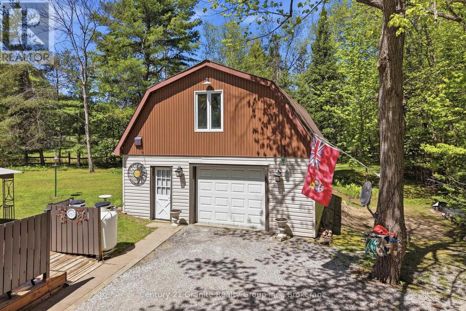 2043 WIGAMOG ROAD - 40