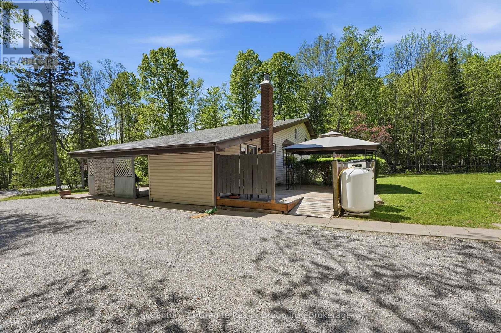 2043 WIGAMOG ROAD - 44