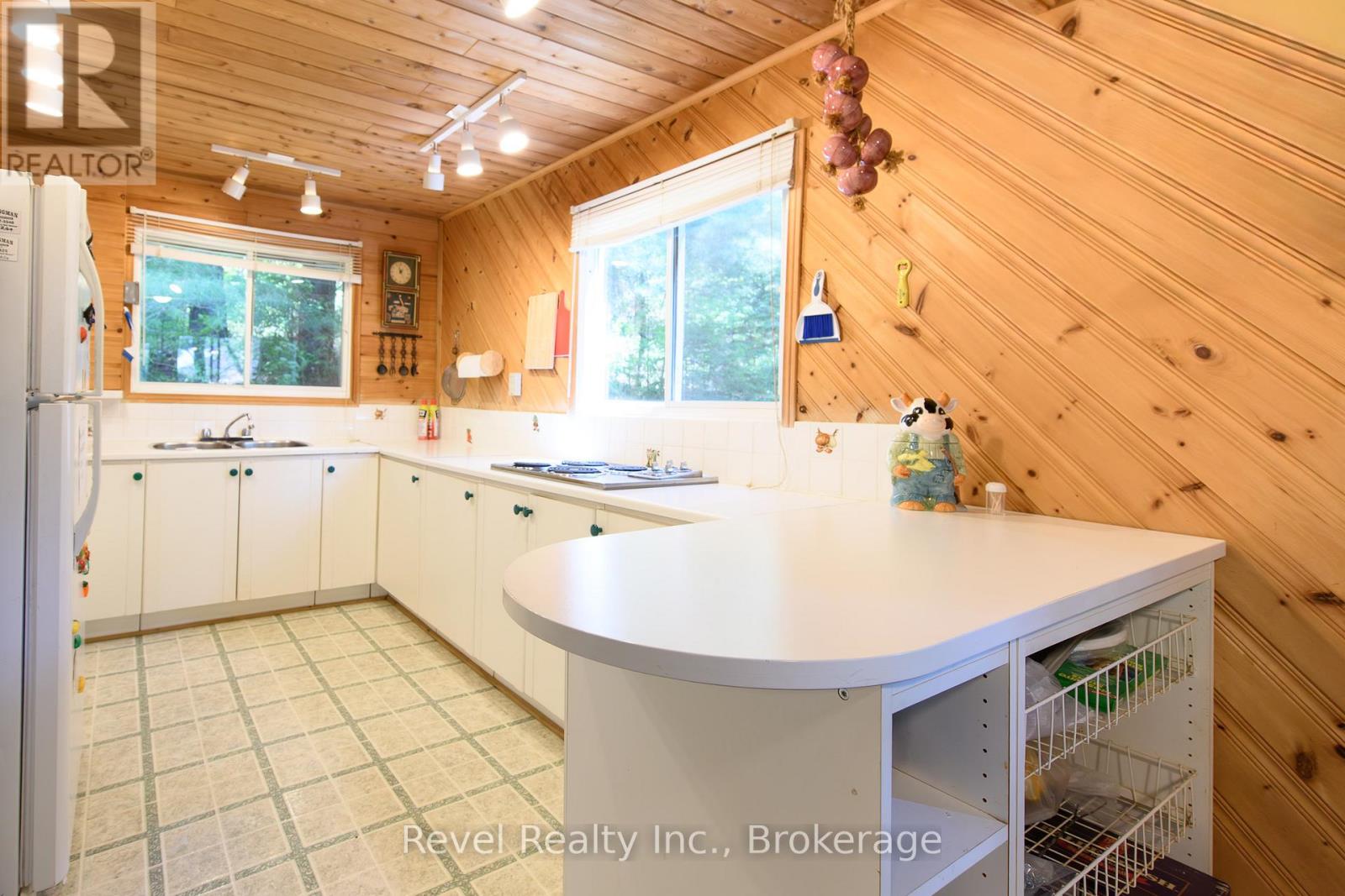 37 WILLOW LANE - 13