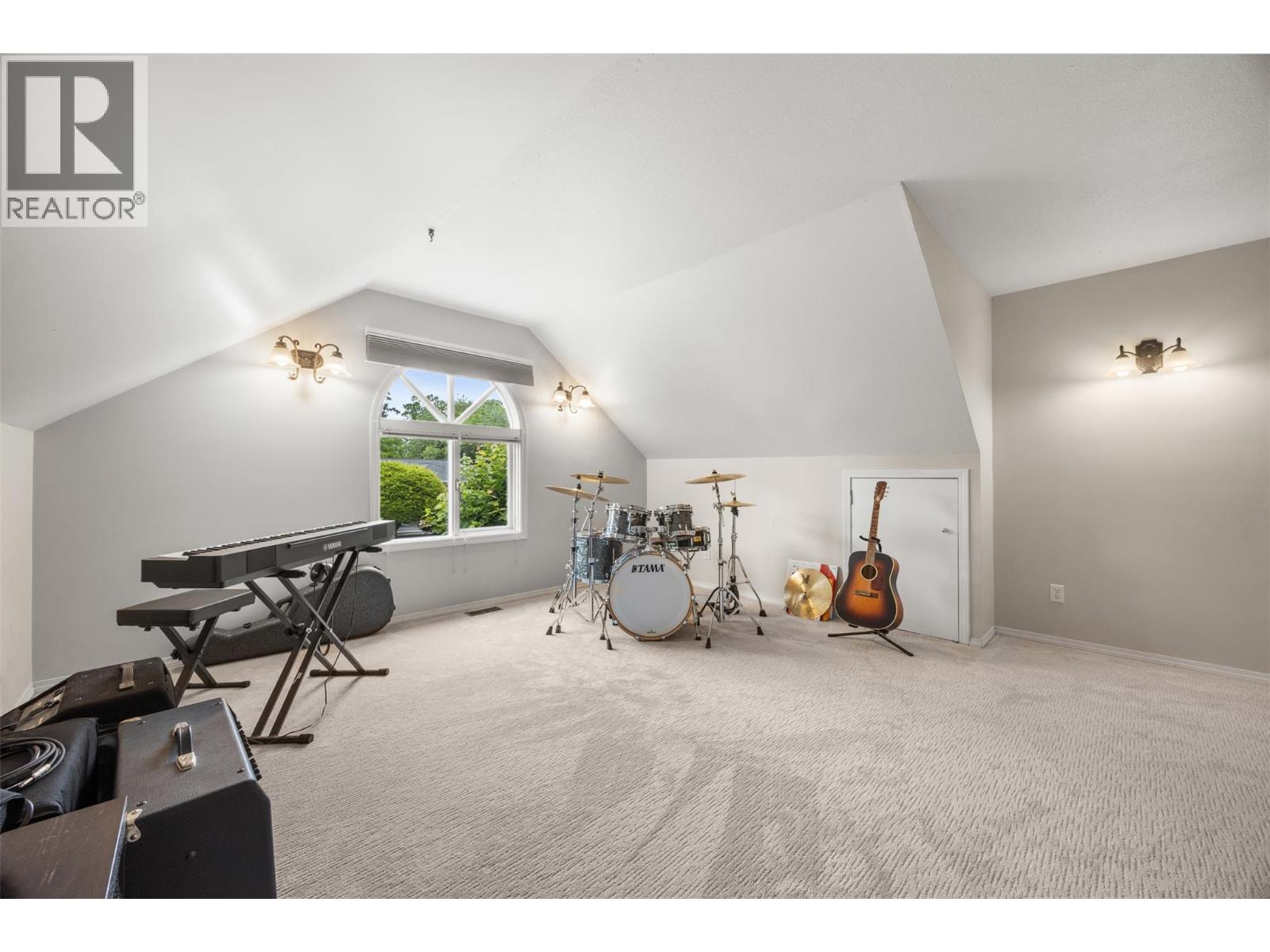  1045 Cameron Avenue, Kelowna