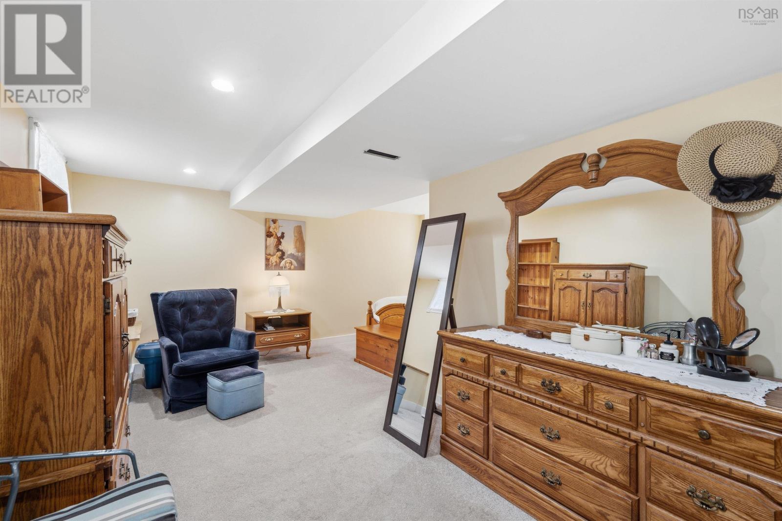 Property 33 of 36 of 292 Chadwick Street