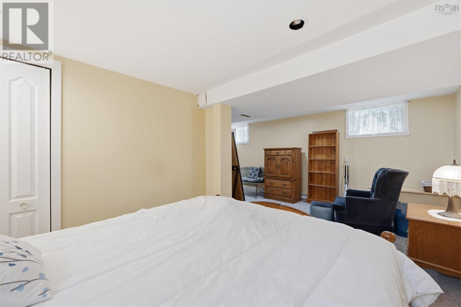 Property 32 of 36 of 292 Chadwick Street