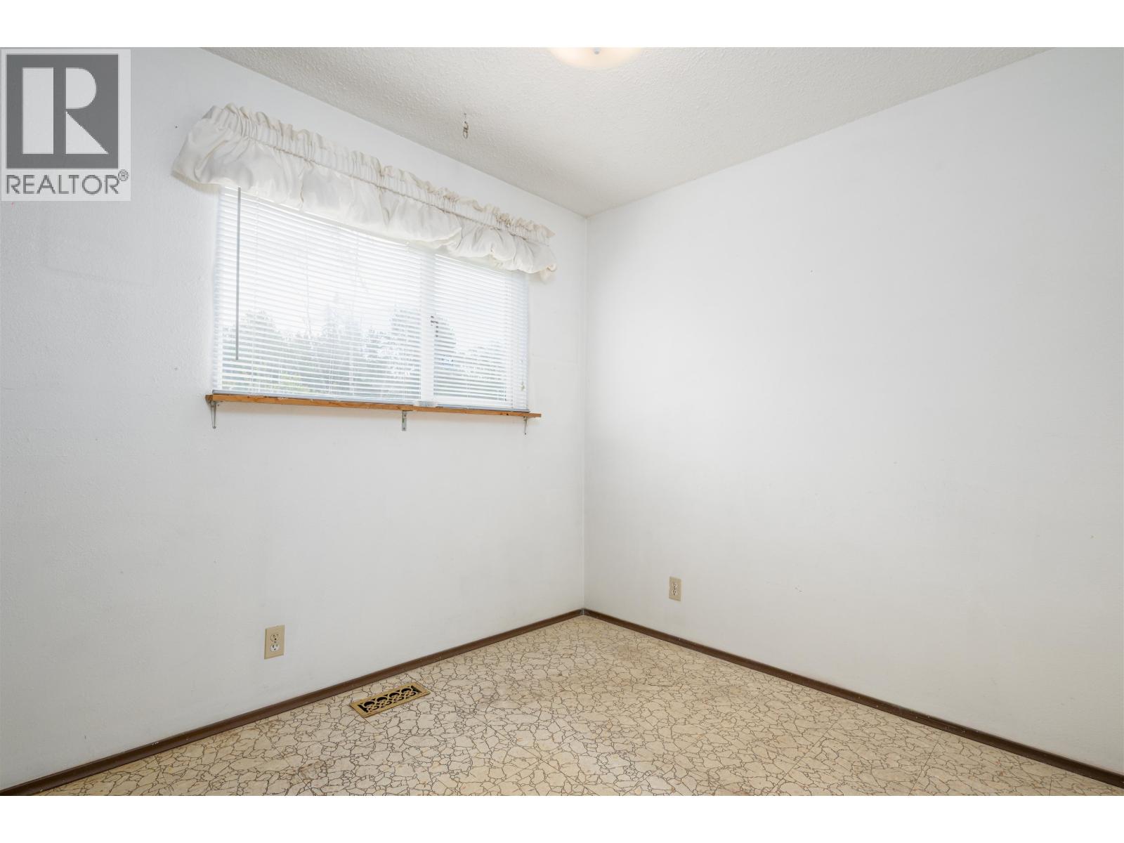 1362 PEARSON AVENUE - 29