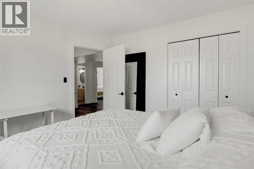 6329 87 Street - 22