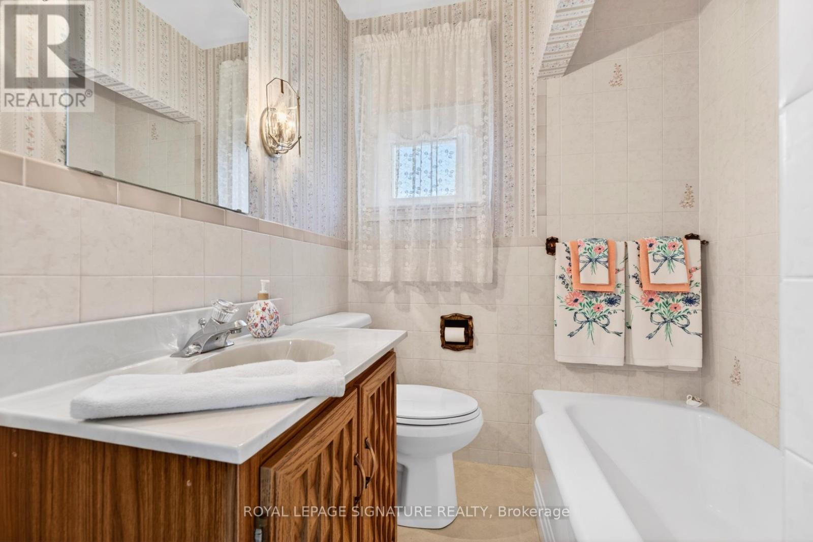 820 SIMCOE STREET N - 13
