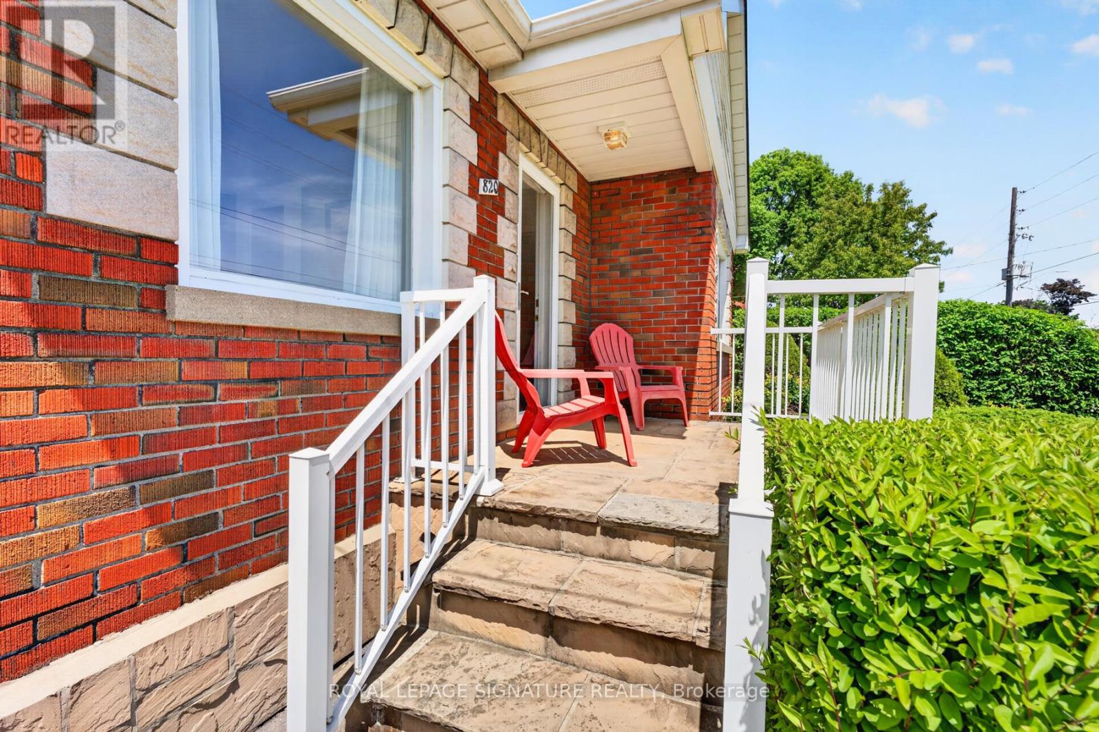 820 SIMCOE STREET N - 2