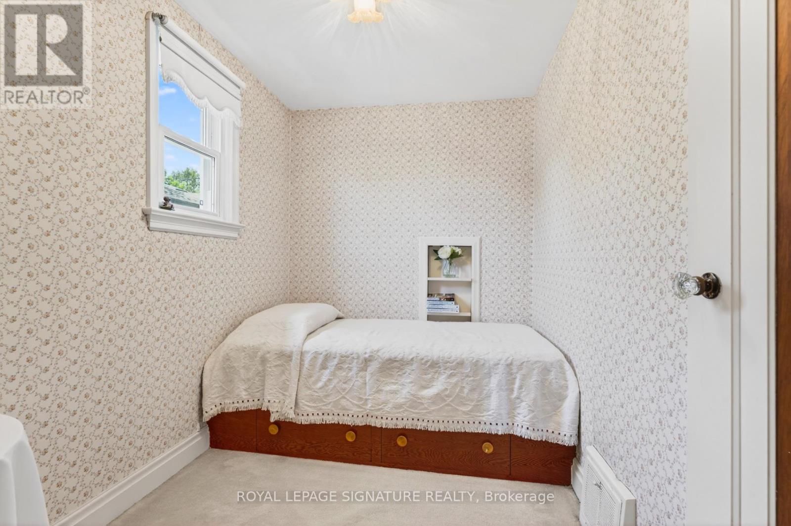 820 SIMCOE STREET N - 20