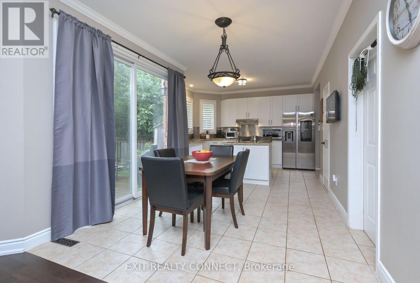 835 CHAMBERS PLACE - 14