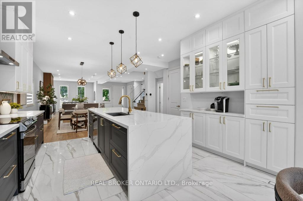 176 ALDERCREST ROAD - 13