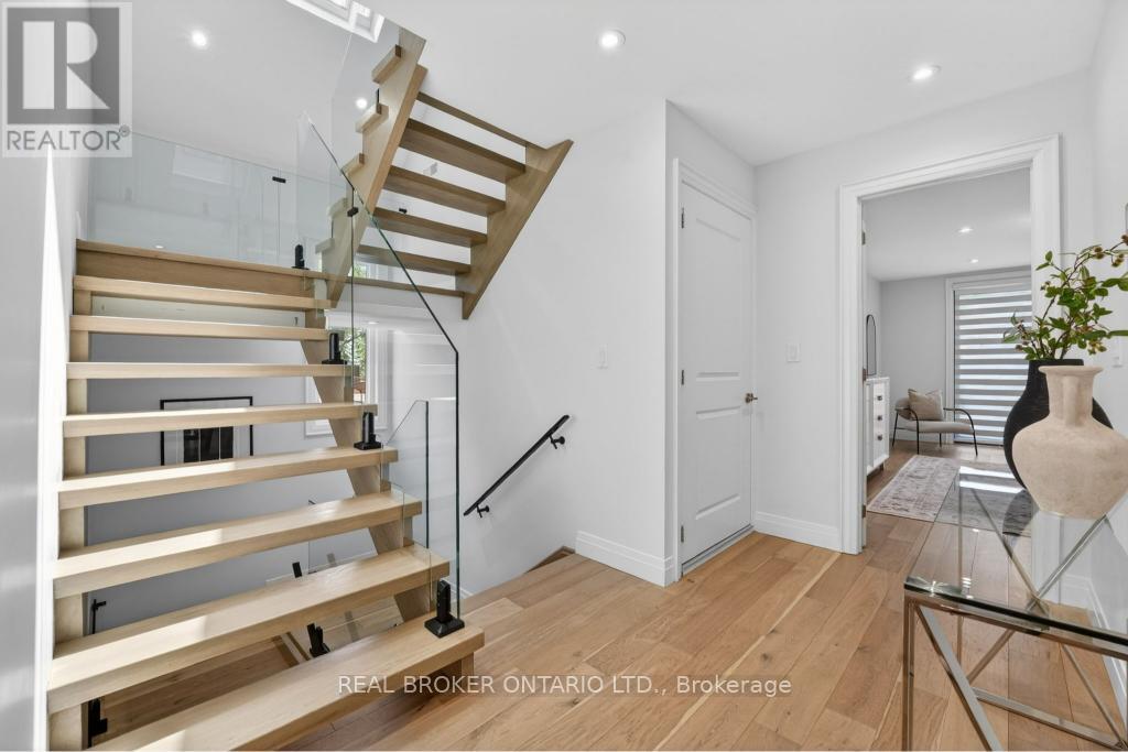 176 ALDERCREST ROAD - 18