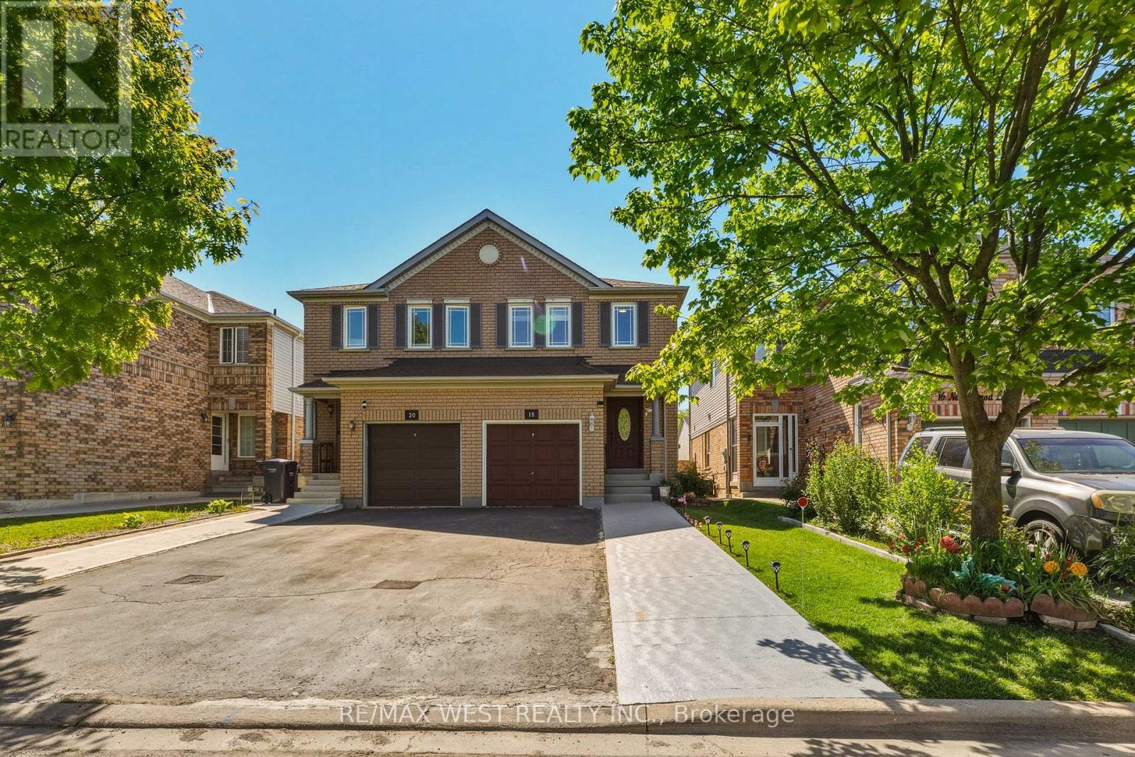 18 NEEDLEWOOD LANE - 1