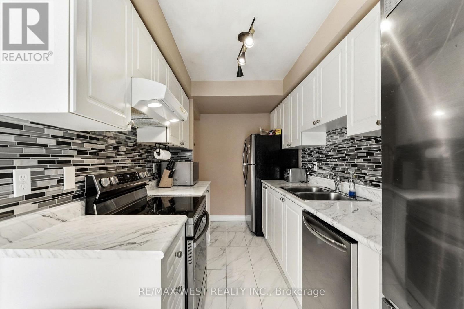 18 NEEDLEWOOD LANE - 10