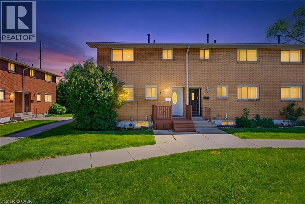 #7 161 BERKINDALE Drive - 2
