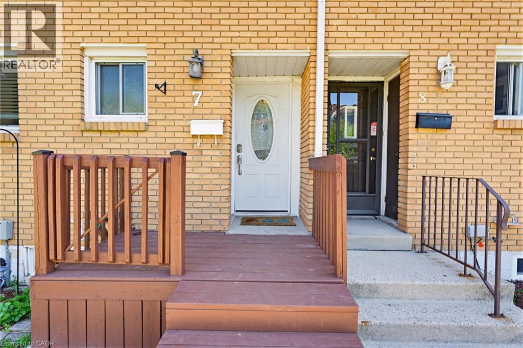 #7 161 BERKINDALE Drive - 4