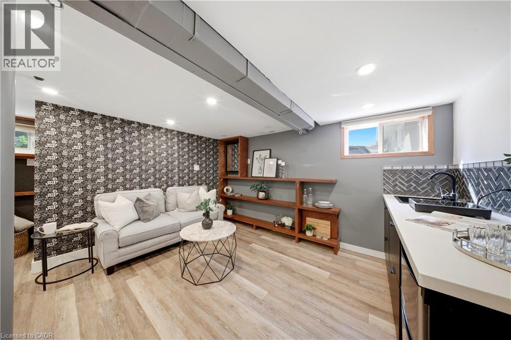 270 ROYWOOD Drive - 31