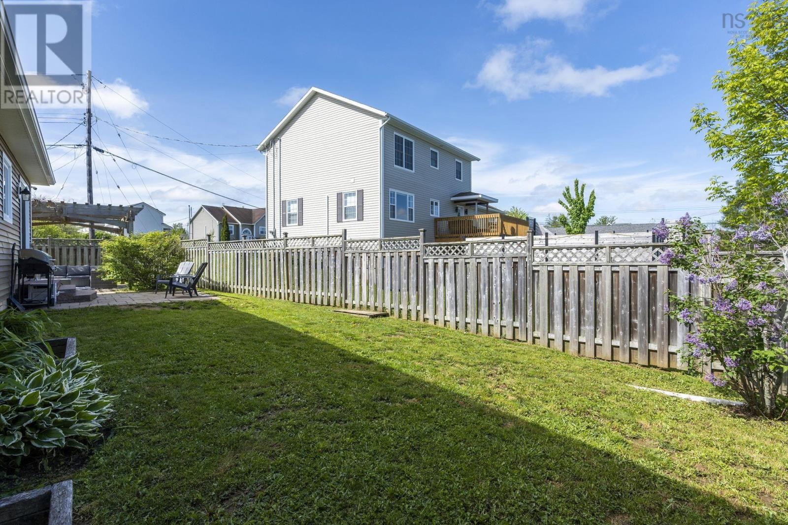 5 Tailfeather Court - 49