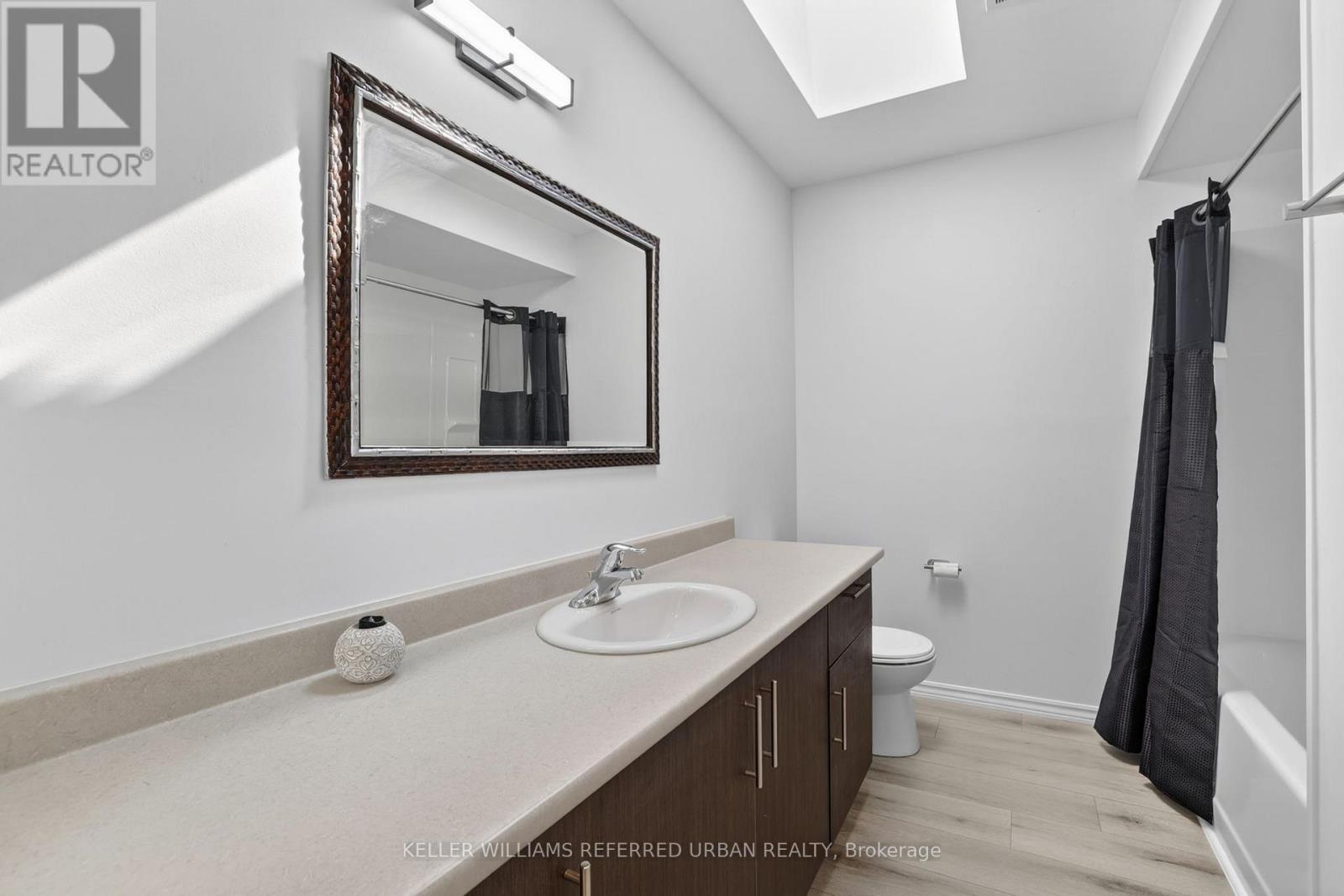 423 BRITANNIA AVENUE - 25