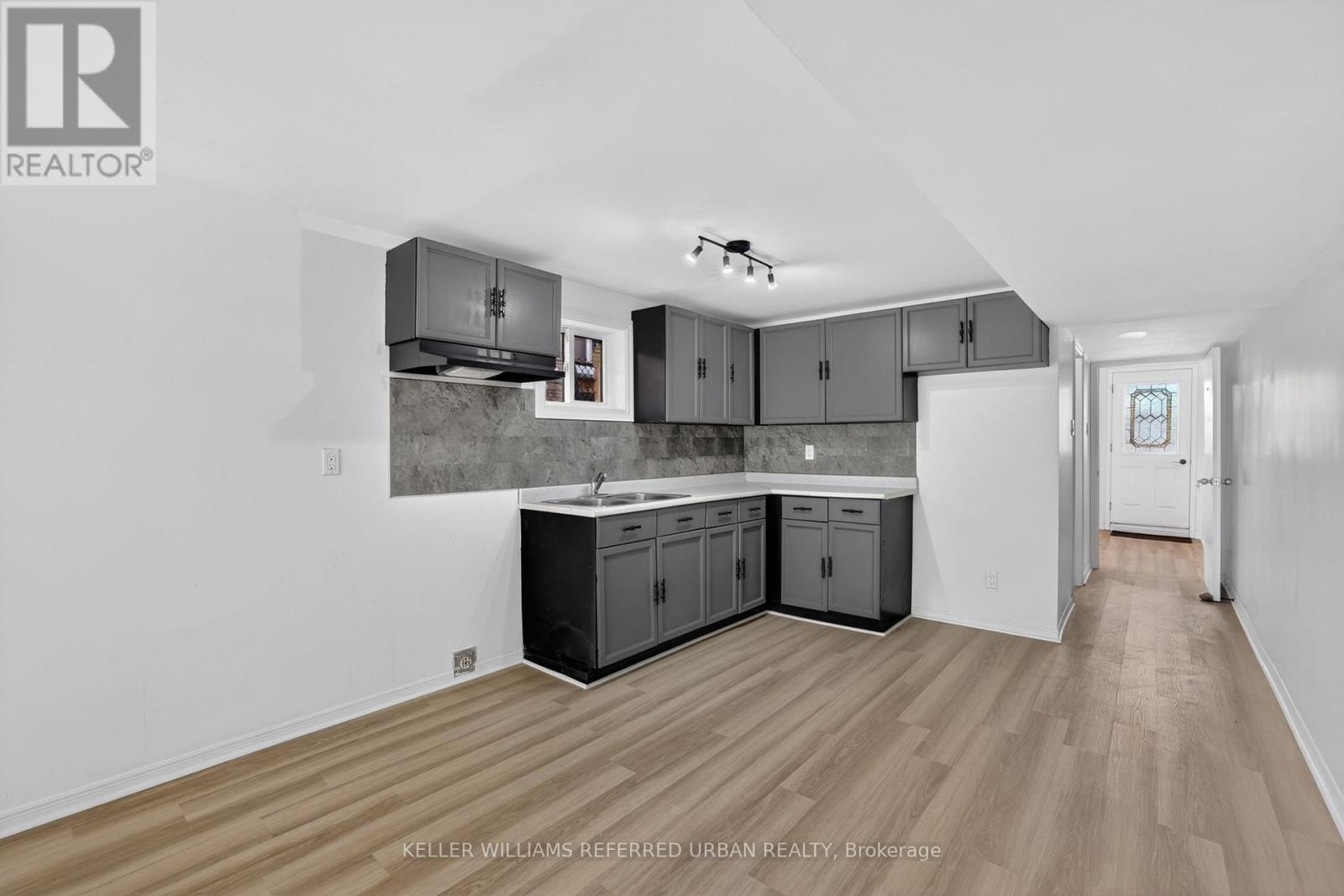 423 BRITANNIA AVENUE - 30