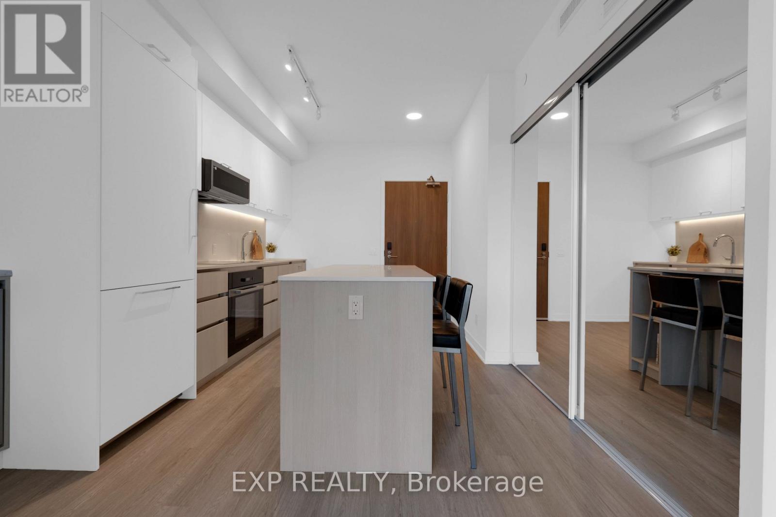 #401 8188 YONGE STREET - 11