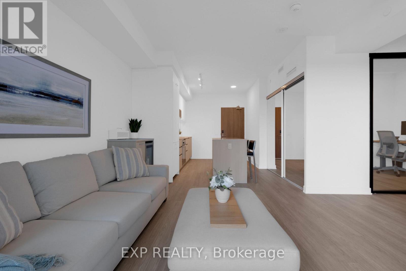 #401 8188 YONGE STREET - 14