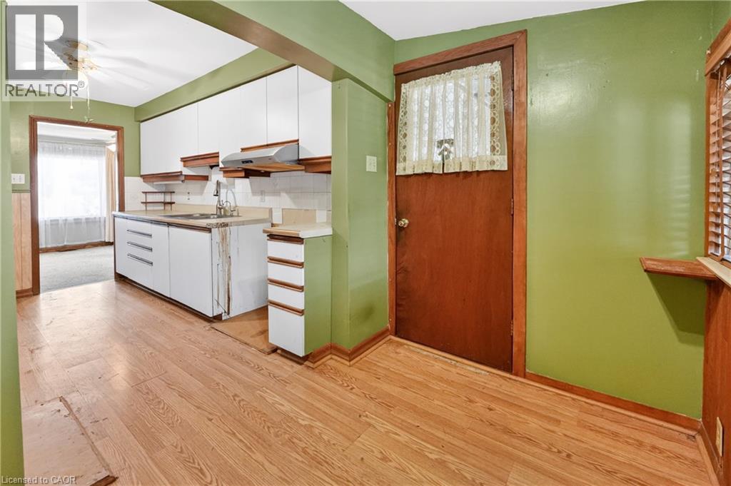80 WALTER Avenue N - 7