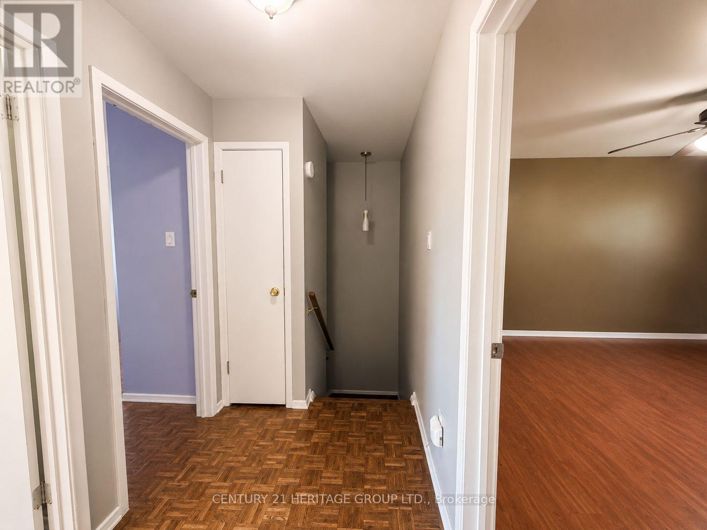 #7 441 BARRIE ROAD - 10