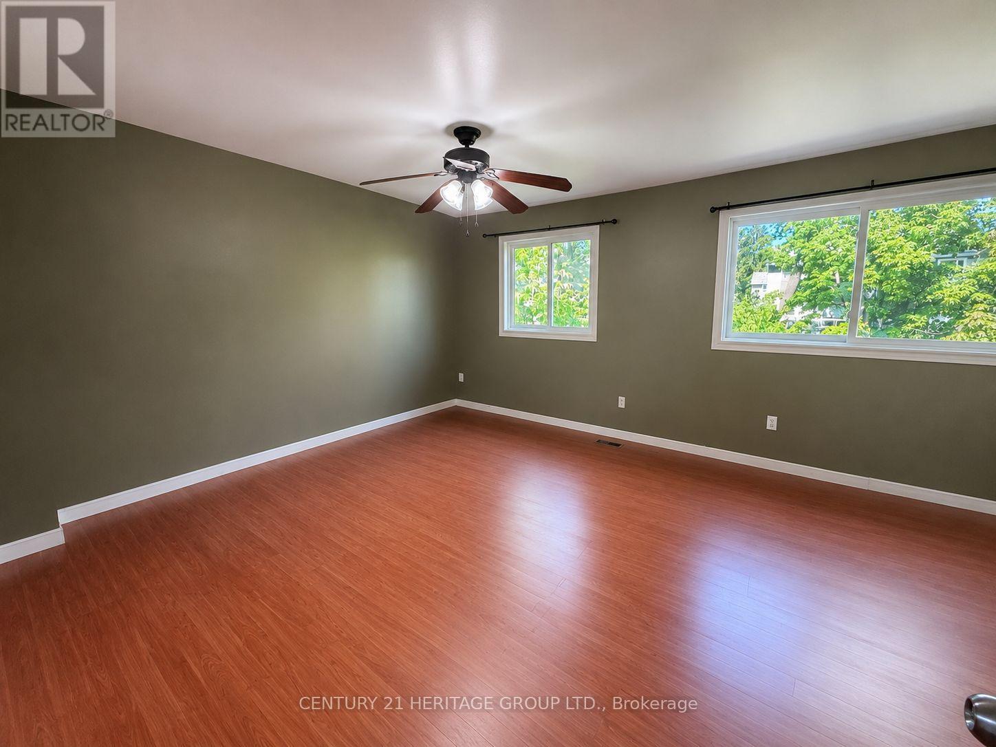 #7 441 BARRIE ROAD - 12