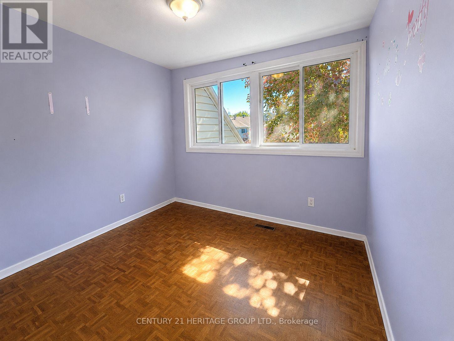 #7 441 BARRIE ROAD - 13