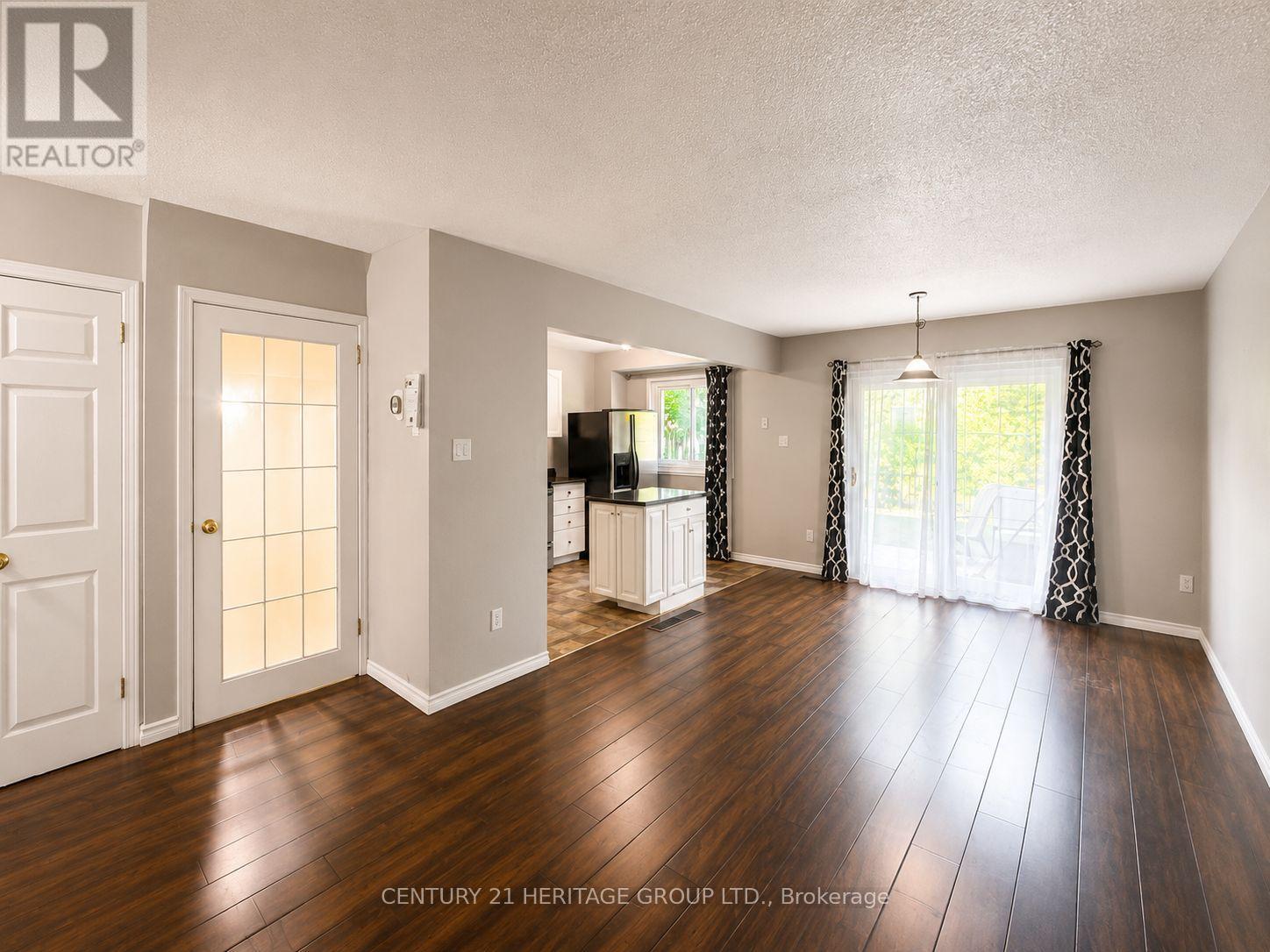#7 441 BARRIE ROAD - 3