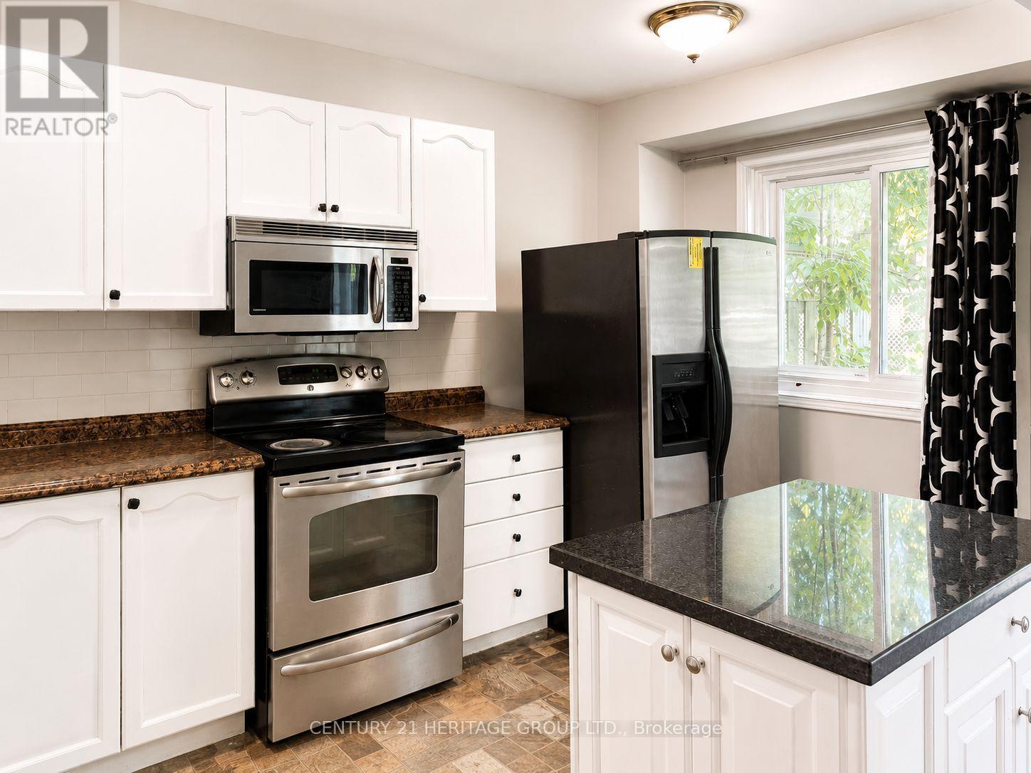#7 441 BARRIE ROAD - 7