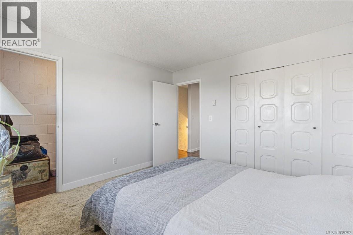 #11 285 Harewood Rd - 14