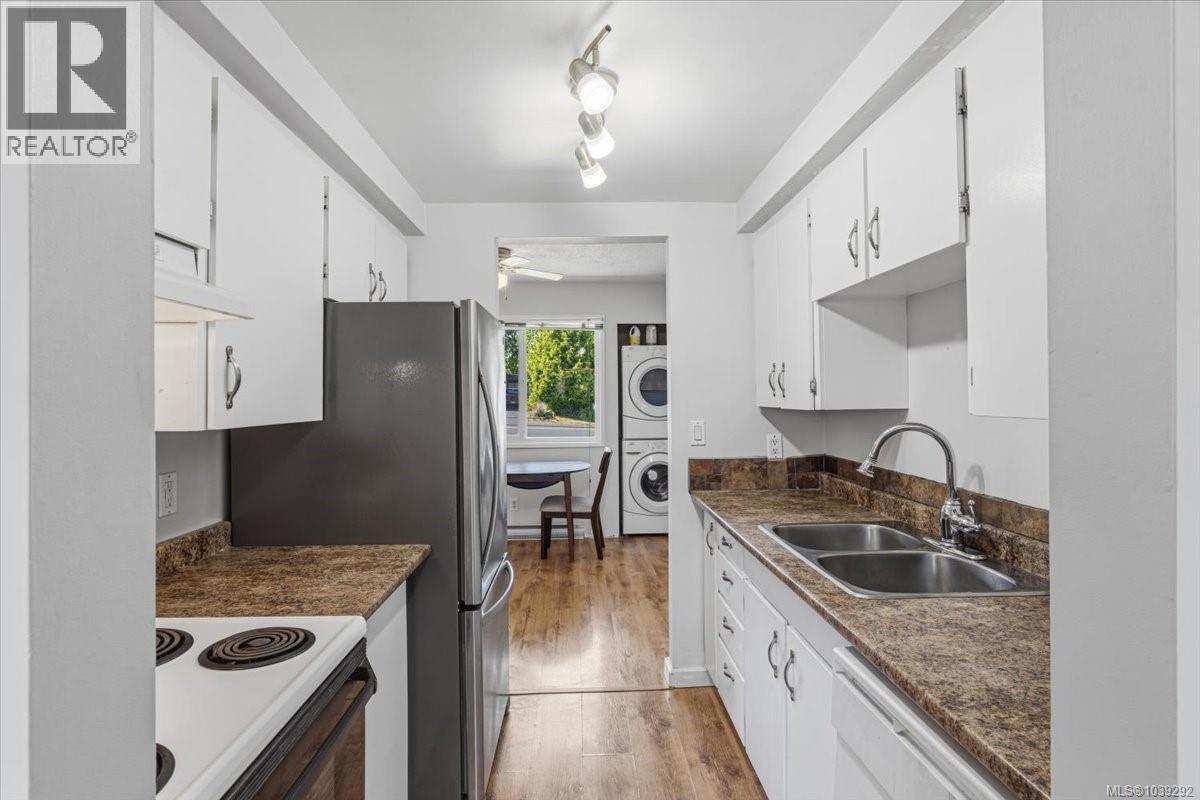 #11 285 Harewood Rd - 7