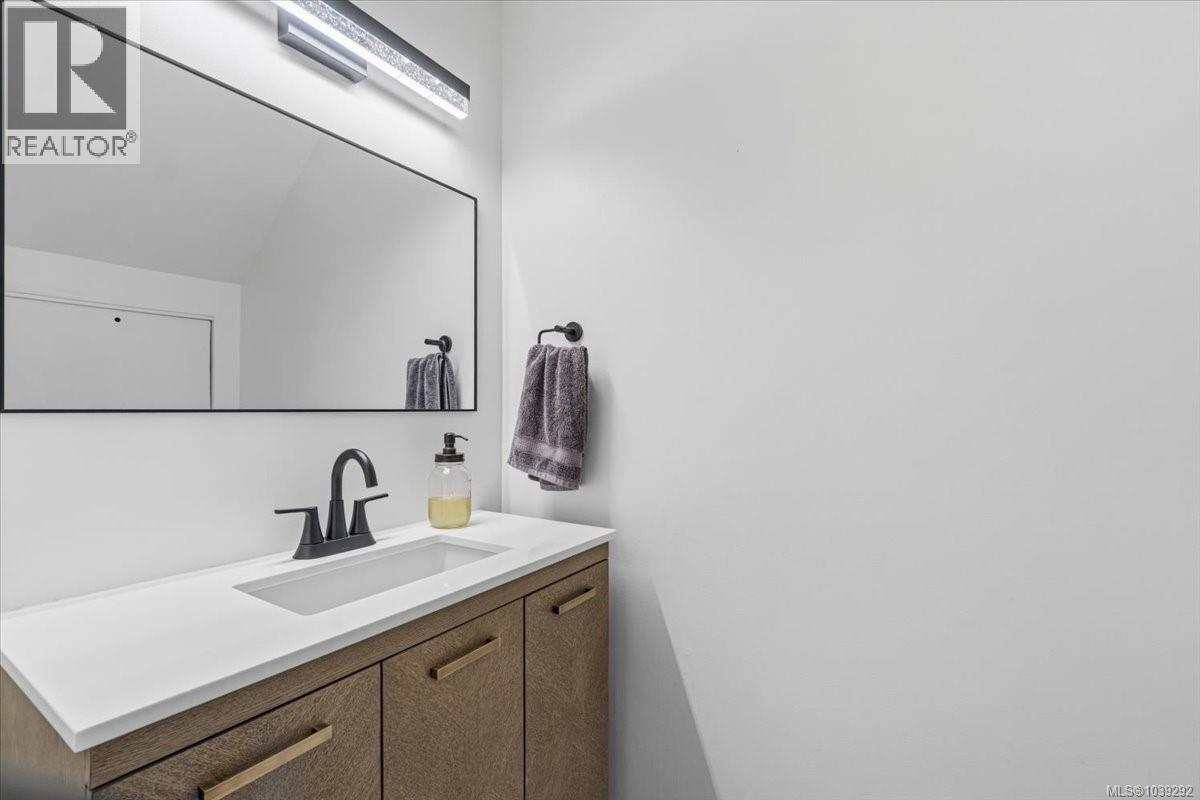 #11 285 Harewood Rd - 18