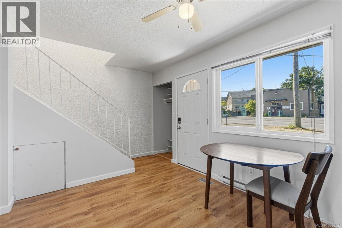 #11 285 Harewood Rd - 6