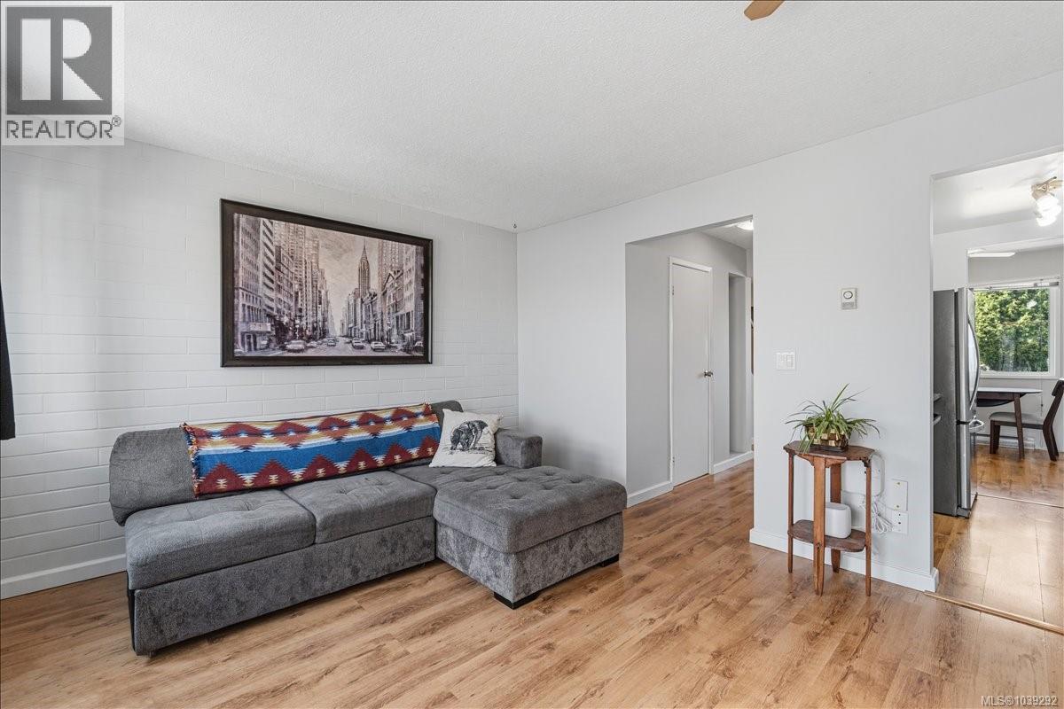 #11 285 Harewood Rd - 10