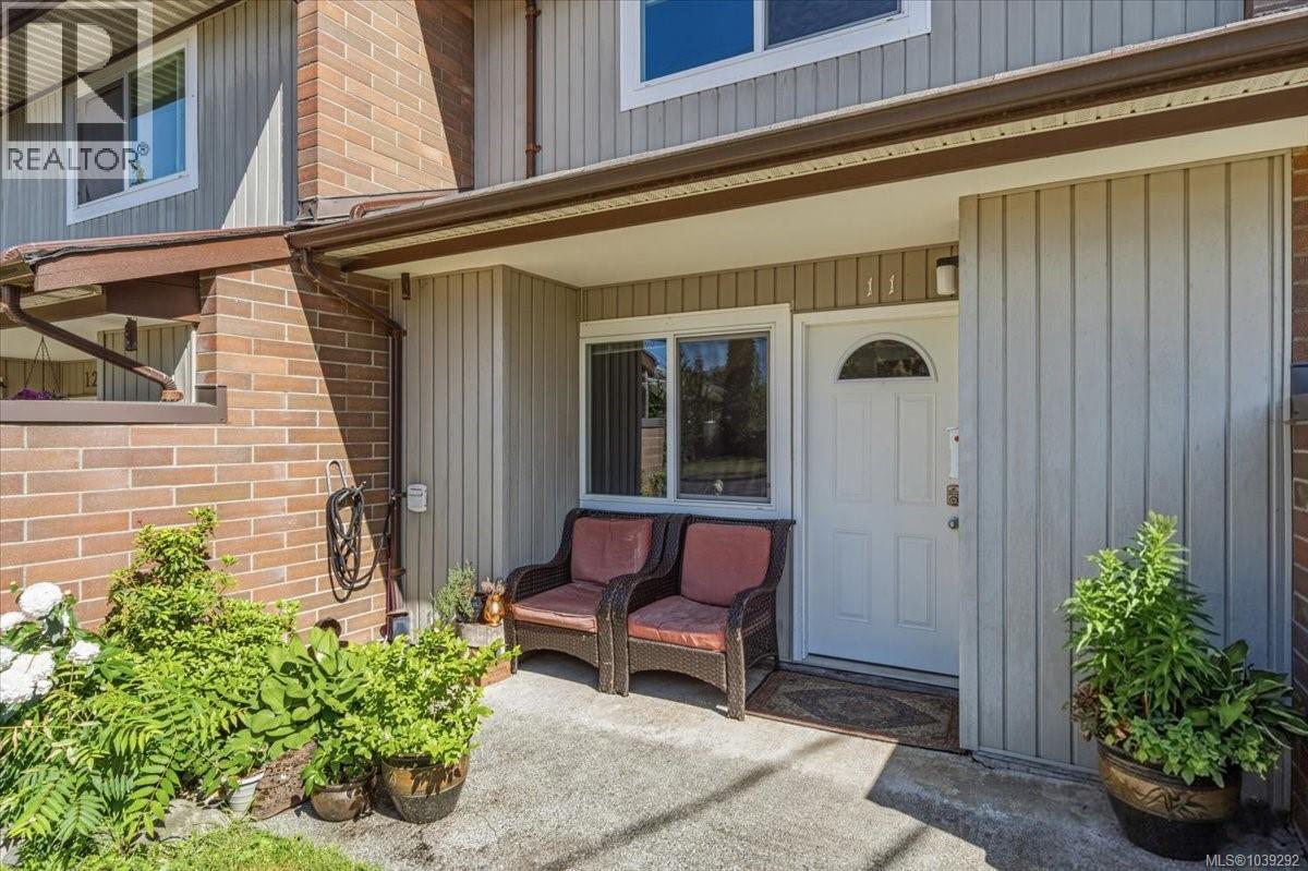 #11 285 Harewood Rd - Image 2