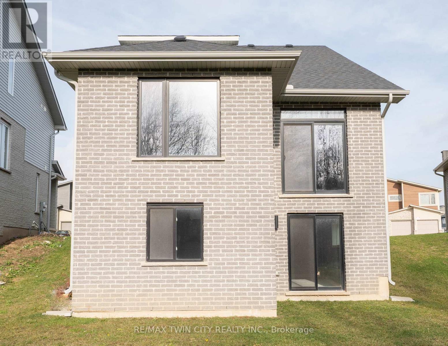 2084 EVANS BOULEVARD - 16