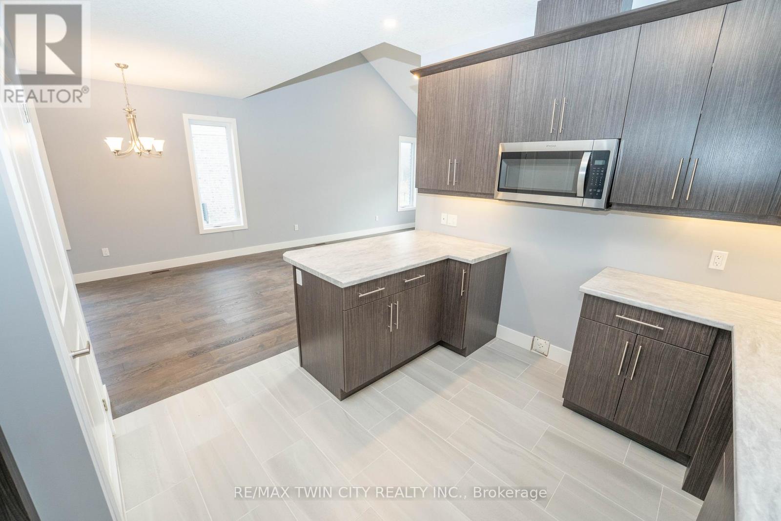 2084 EVANS BOULEVARD - 6